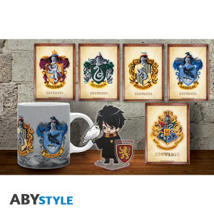 HARRY POTTER - Pck Mug320ml + Acryl® + Postcards "Hogwarts" *